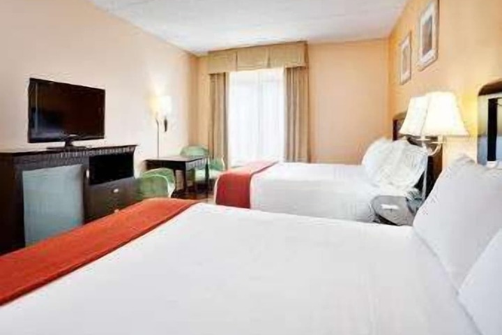 1 Queen Bed Accessible Room (4 of 8)
