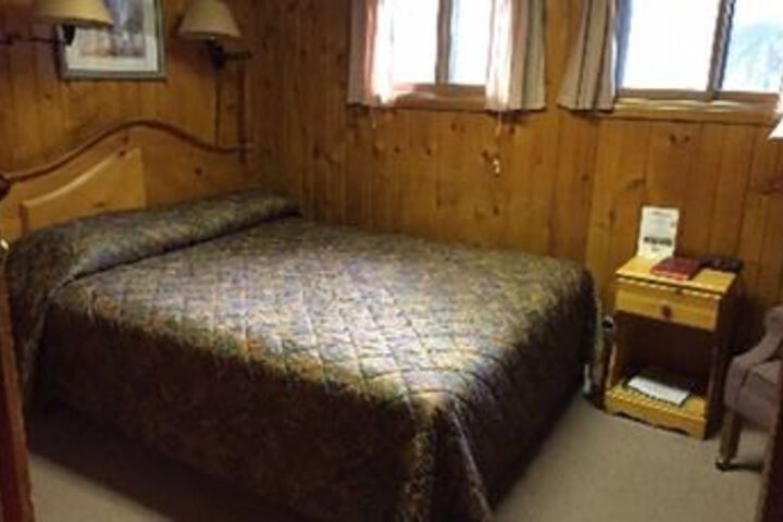 Room 128 of 182