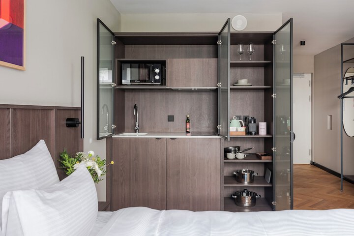 Room 11 of 60