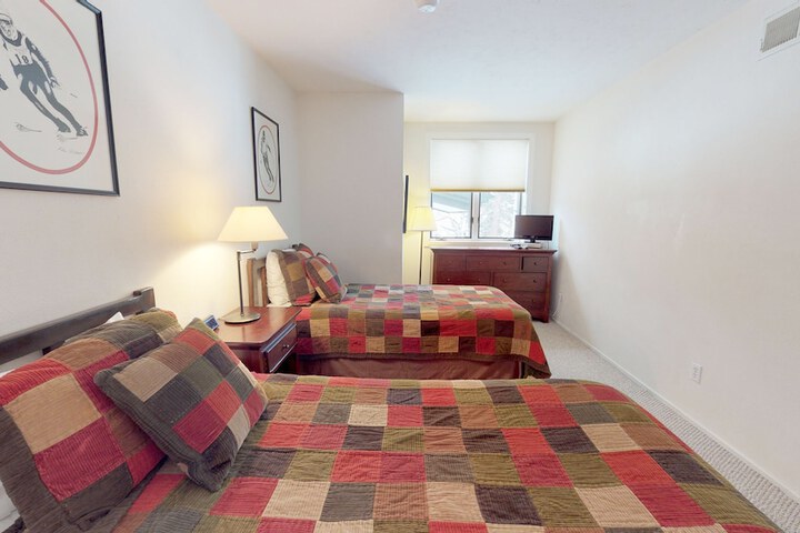 Room 9 of 136