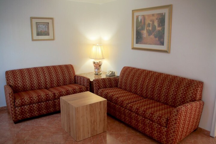 Room 29 of 48