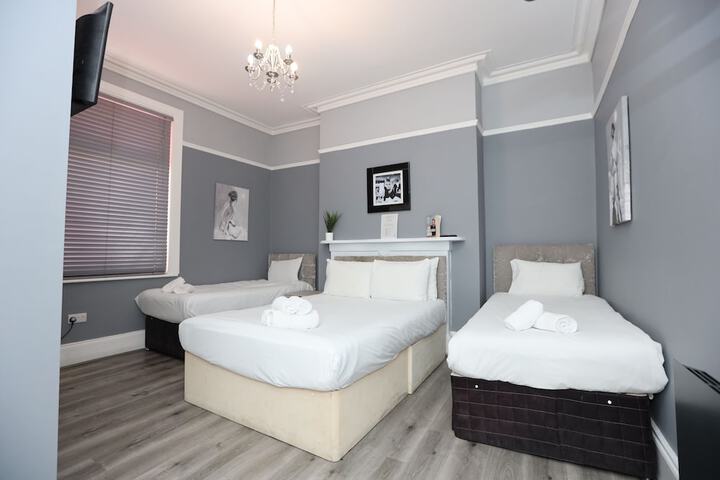 Room 15 of 105