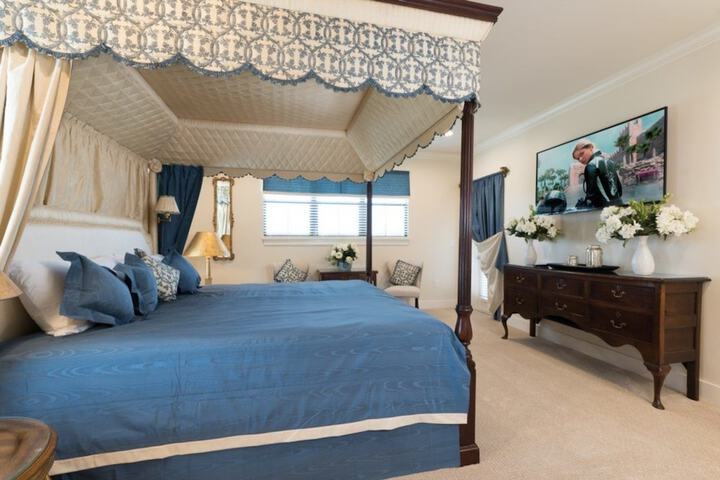 Room 2 of 149