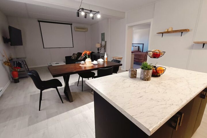 Room 13 of 21