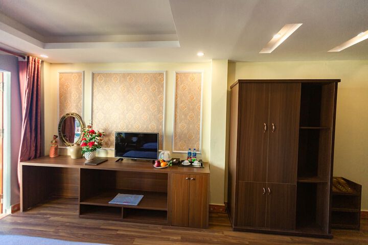 Room 35 of 48