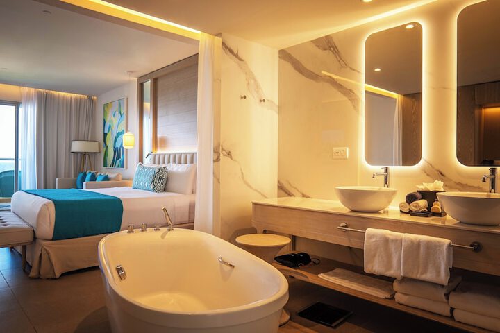 Room 25 of 271