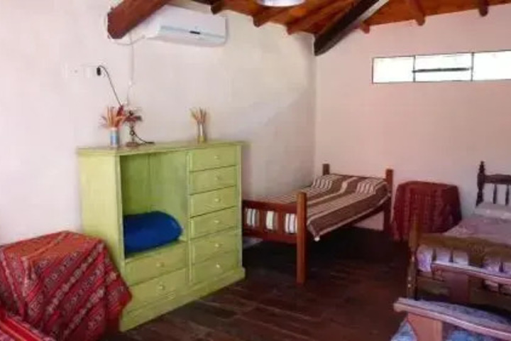 Room 2 of 10
