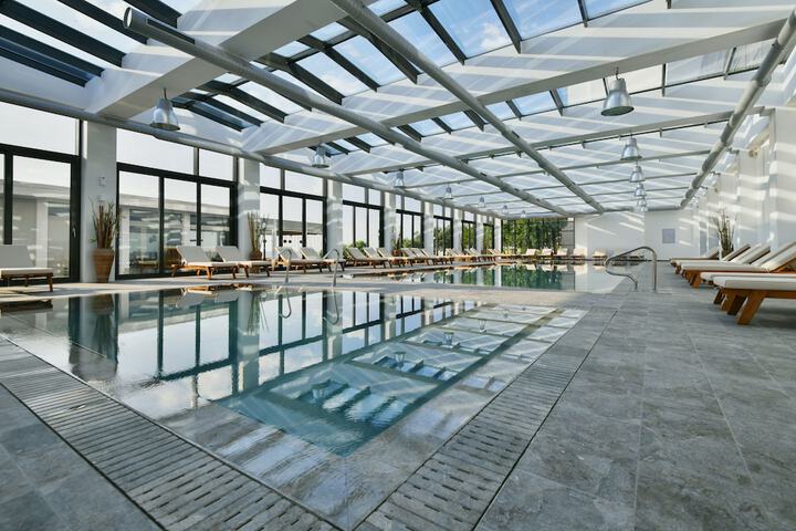 Pool Hotel