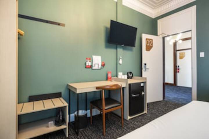 Room 34 of 99