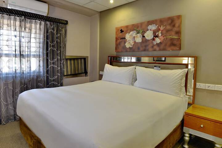 Room 30 of 126