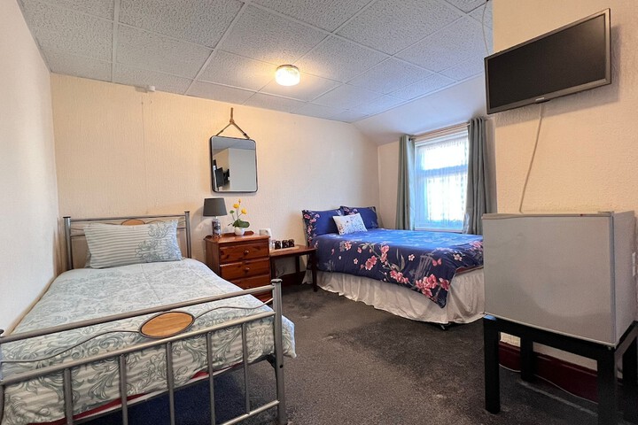 Room 14 of 37