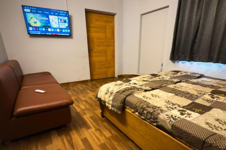 Room 5 of 20