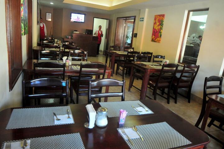 Dining 74 of 106