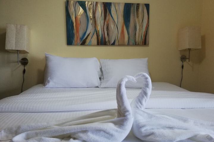 Room 10 of 30