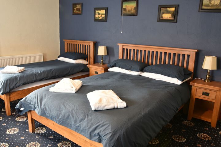 Room 12 of 28