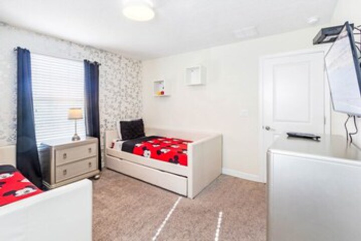 Room 70 of 216