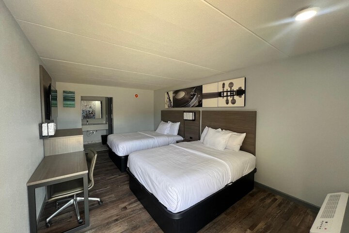 Room 3 of 6