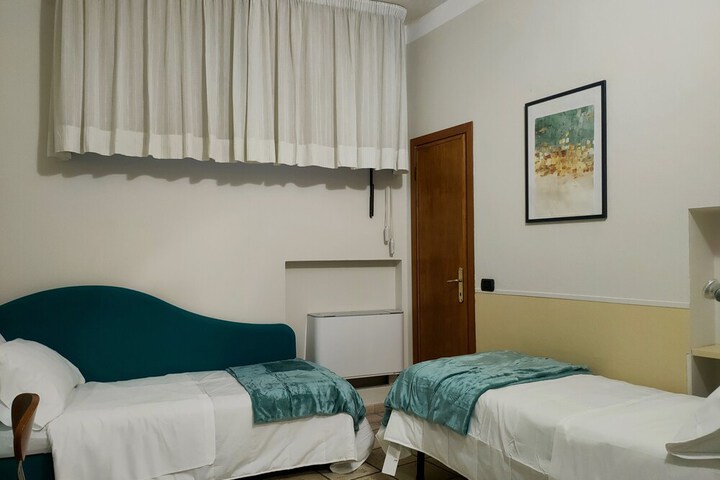 Room 10 of 71