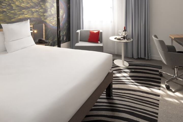 Room 2 of 31