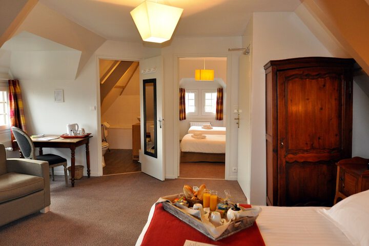 Room 4 of 68
