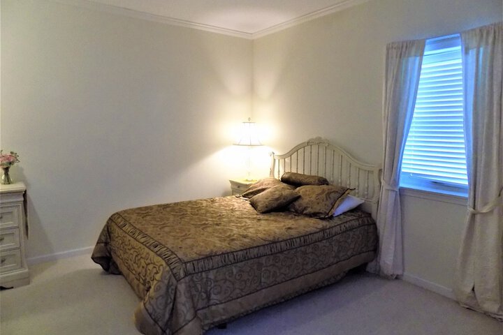 Room 9 of 73