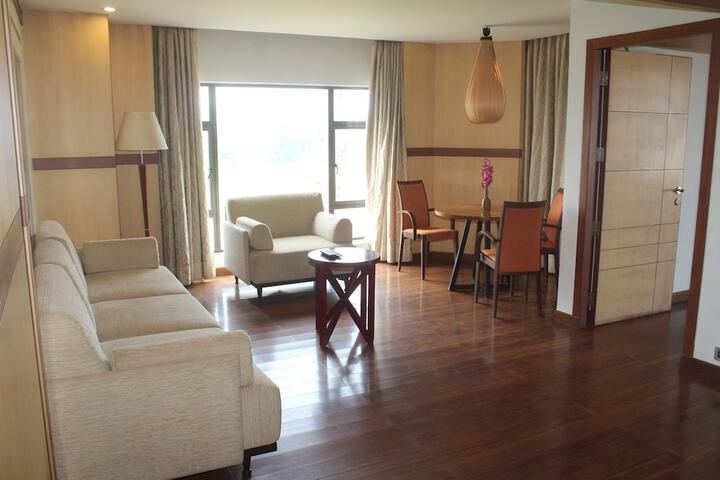 Room 18 of 53