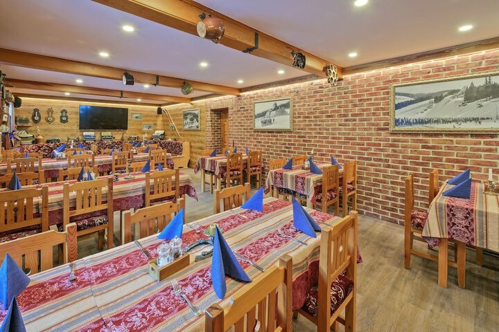 Dining 44 of 149
