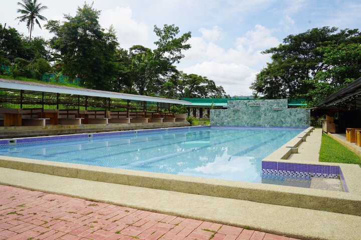 Pool 10 of 17