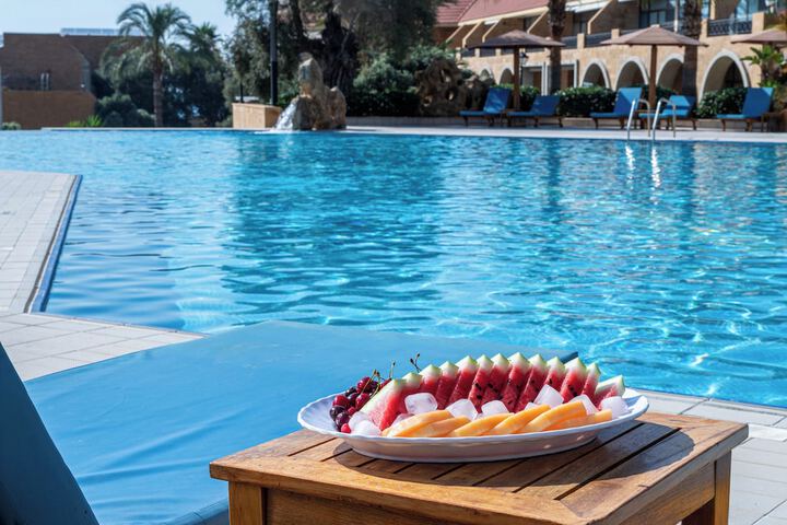 Hotel Pool