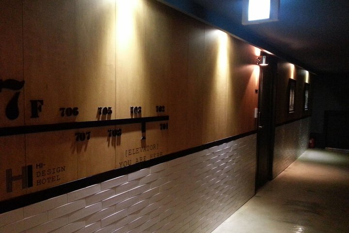Ballroom/Hall 28 of 35