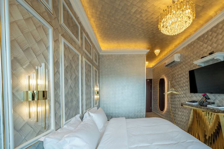 Room 28 of 285