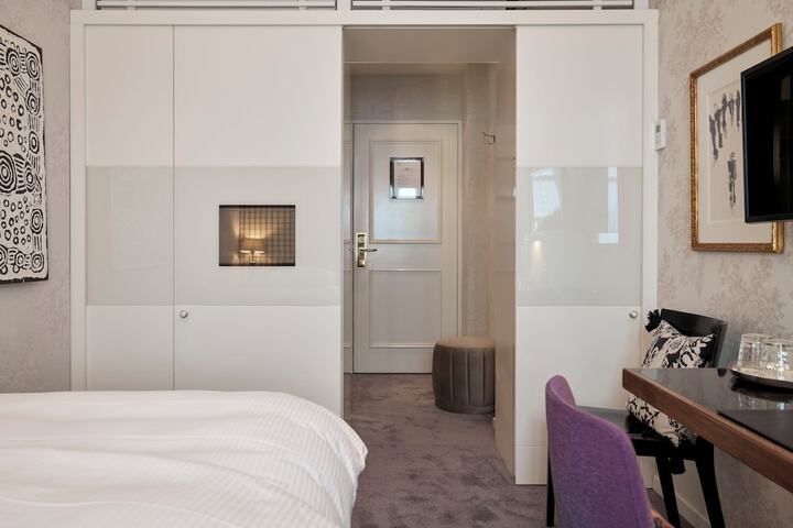 Room 21 of 56