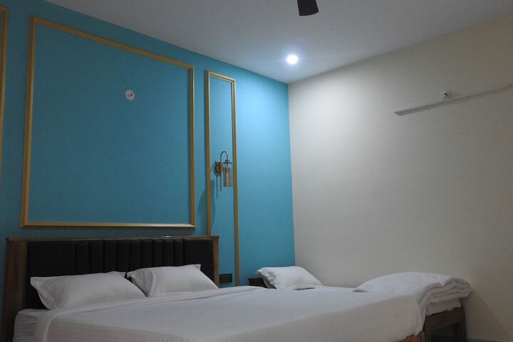 Room 2 of 17