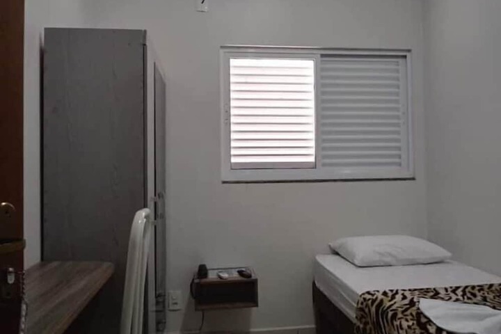 Room 10 of 25
