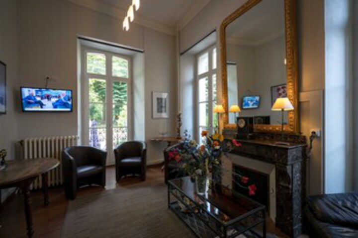 Executive Lounge