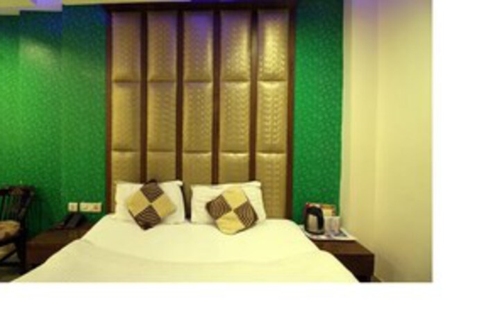 Room 15 of 27