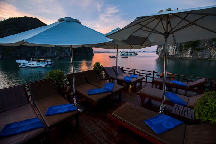 Sundeck 14 of 20
