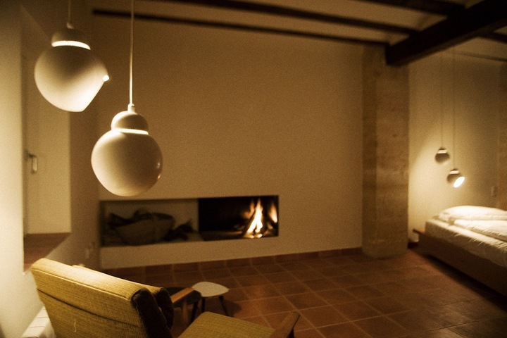 Room 3 of 42