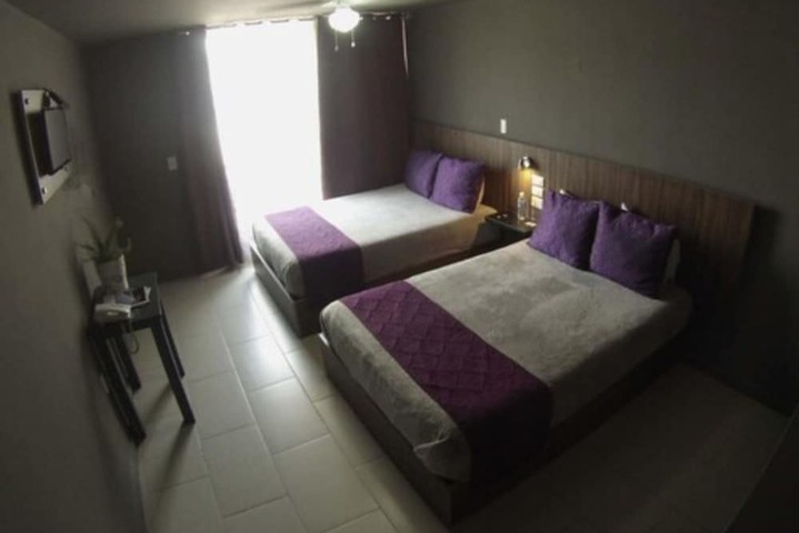 Room 12 of 32