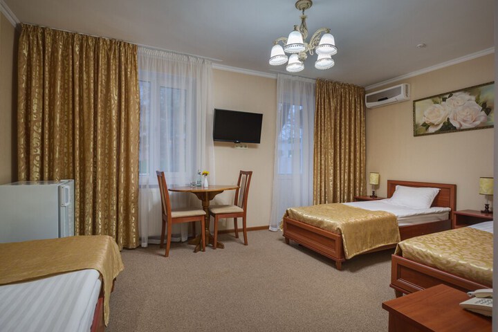 Room 8 of 75