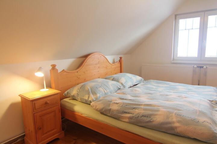 Room 4 of 48