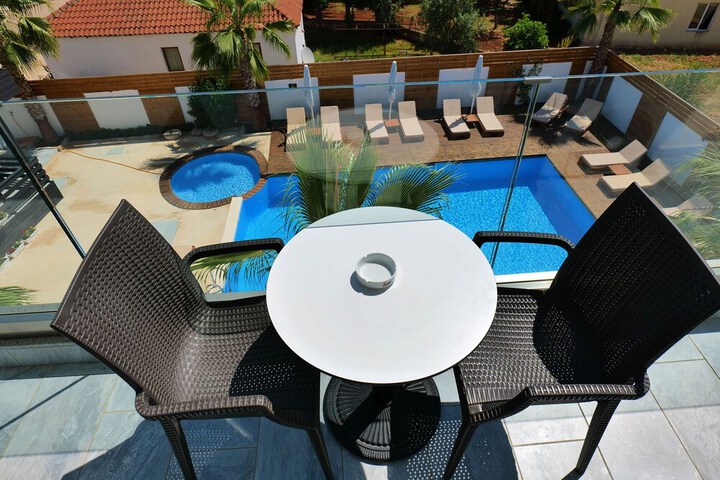 Terrace/Patio 101 of 103