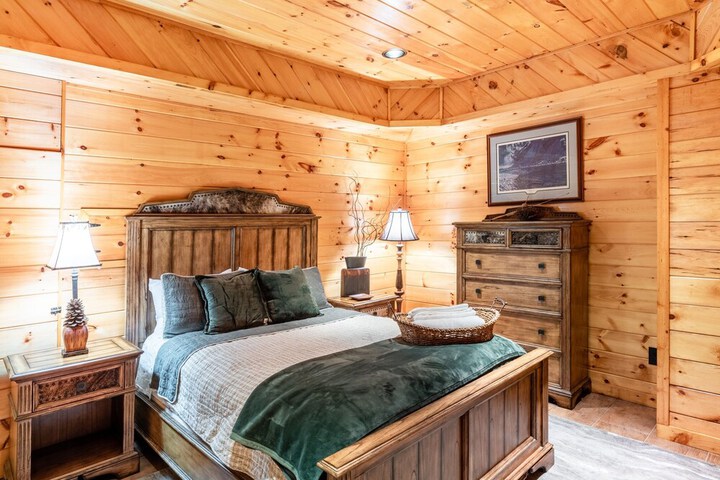 Room 5 of 62