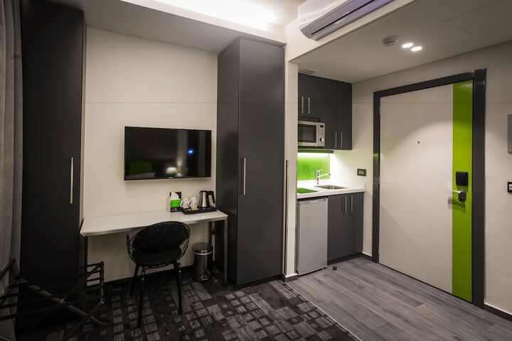 Room 11 of 24