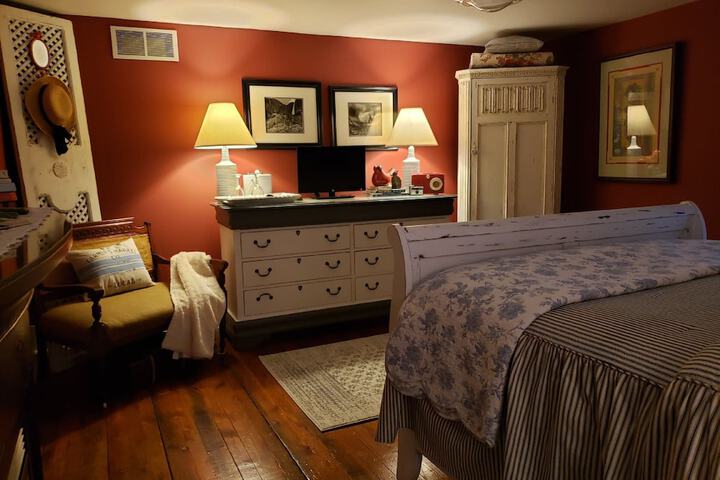 Room 4 of 46