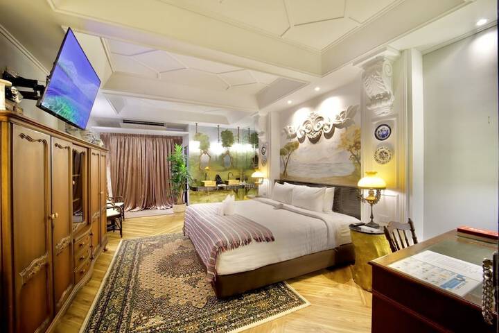 Room 26 of 81