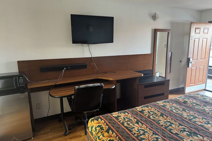 Room 3 of 26