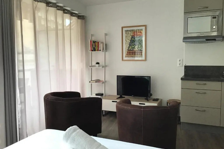 Room 4 of 20