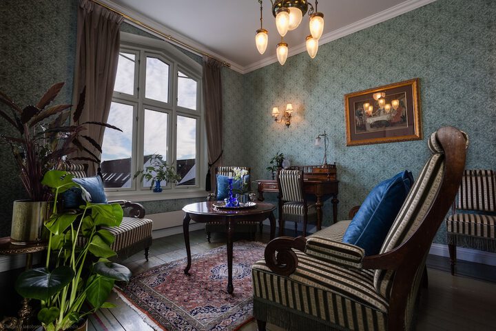 Room 35 of 74