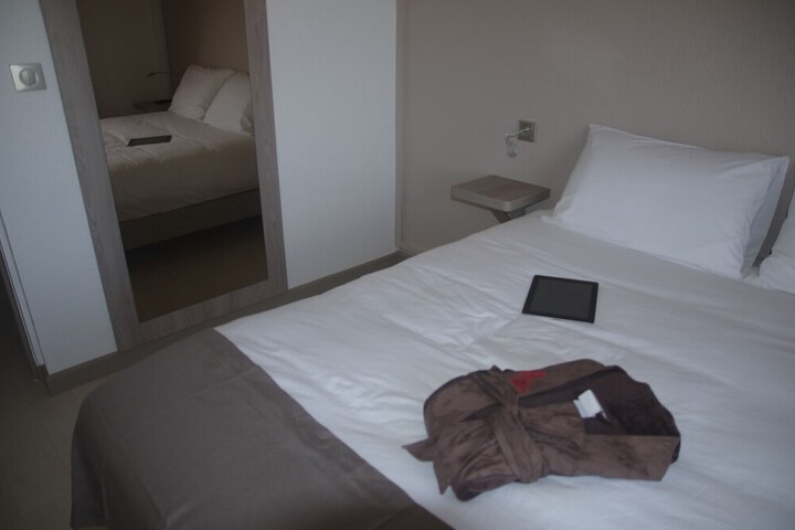 Room 5 of 22